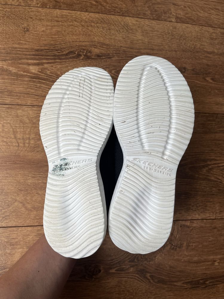 Кросівки на дівчинку Skechers 33р.