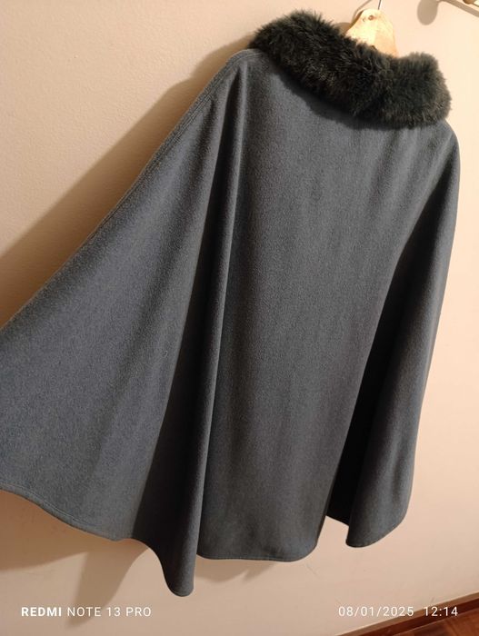 Capa Azul  Pura Lã Virgem Woolmark e Cachemira, gola pelo do S ao XXL