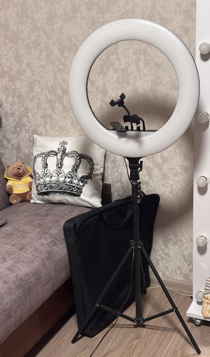 Лампа на посиленому штативі