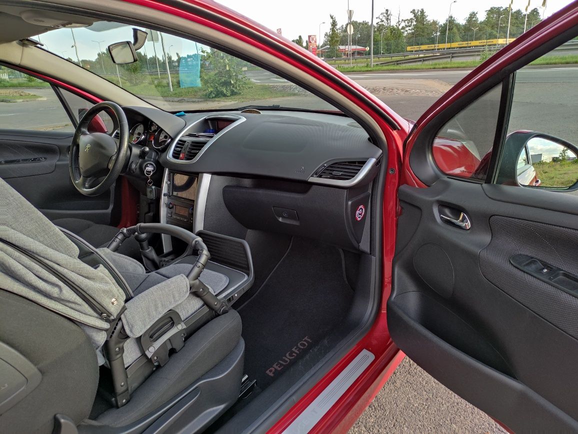 Продам Peugeot 207
