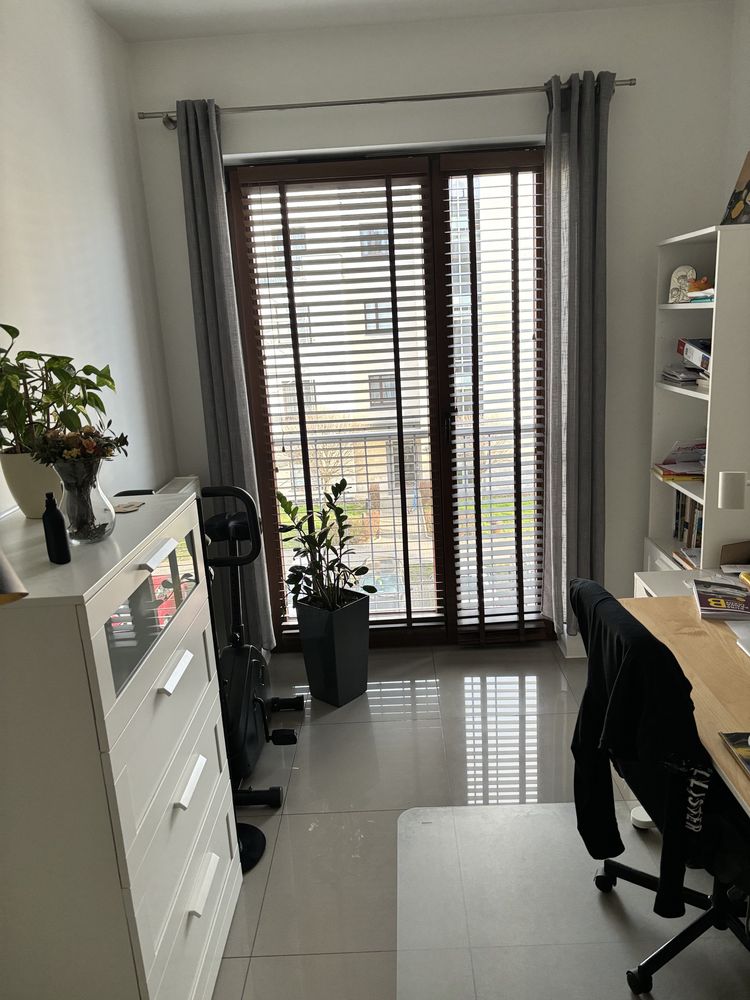 Żaluzje drewniane szerokie listwy (4cm) wysokie okna 230cm,