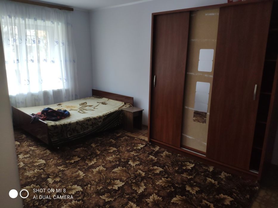 Продам однокімнатну квартиру в центрі.