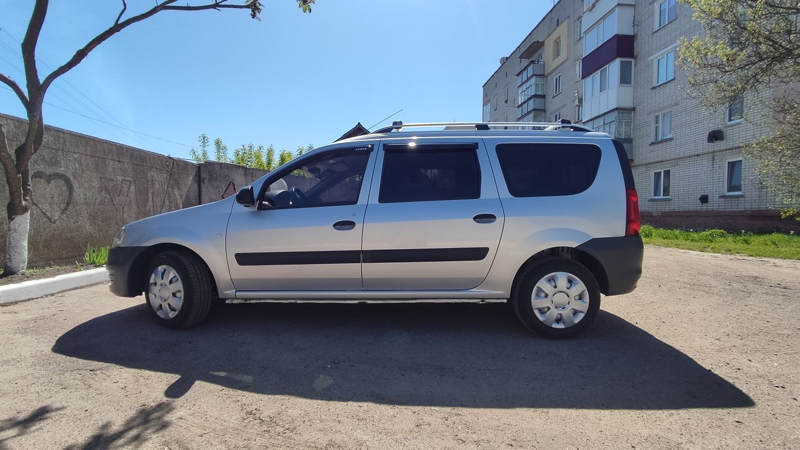 Офіційний Renault Logan 2012 року універсал