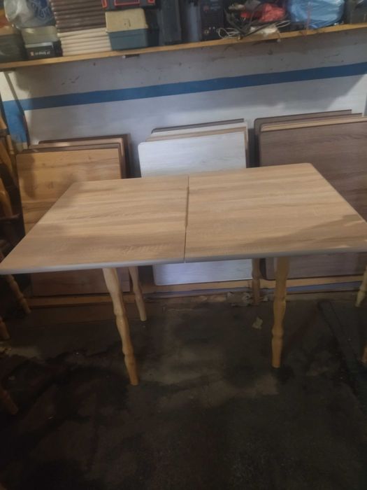 Стіл кухонний розкладний і  табуретки