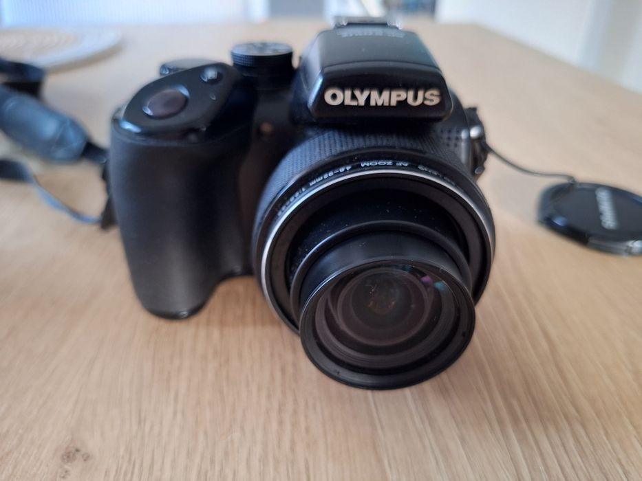 Aparat Olympus SP-570UZ, zoom 20x