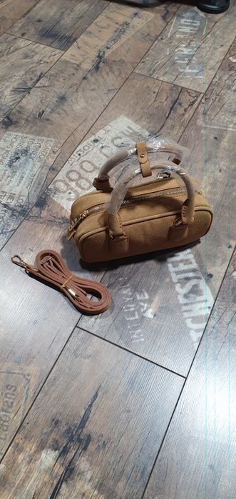 Cudowna karmelowa torebka zamsz do teki na ramię listoniszka elegancka