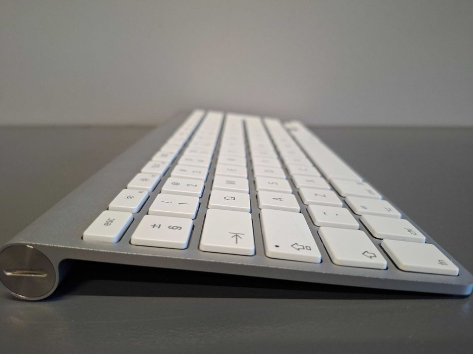 Klawiatura bezprzewodowa Apple MC184PL/B (Model No A1314)