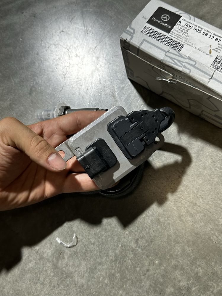 Лямбда зонд датчик нокс сенсор NOX мерседес W221 W164 W166 ML gle 651