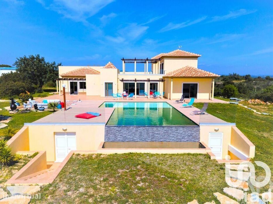 Quinta T4 em Moncarapacho e Fuseta de 267 m2