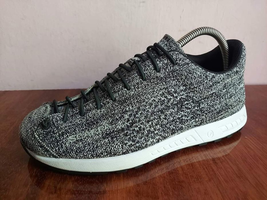 Кроси фірми scarpa mojito оригінал 

Розмір по бірці:

UK 6 1/2 us m 7