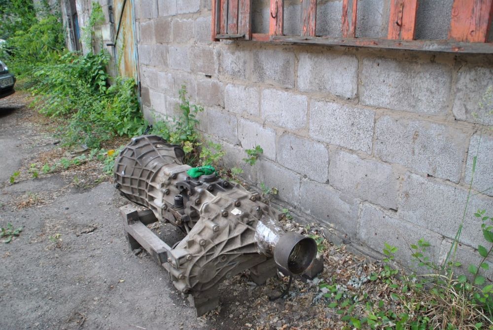 МКПП+Раздатка 2.5 TDI. Nissan Navara D22