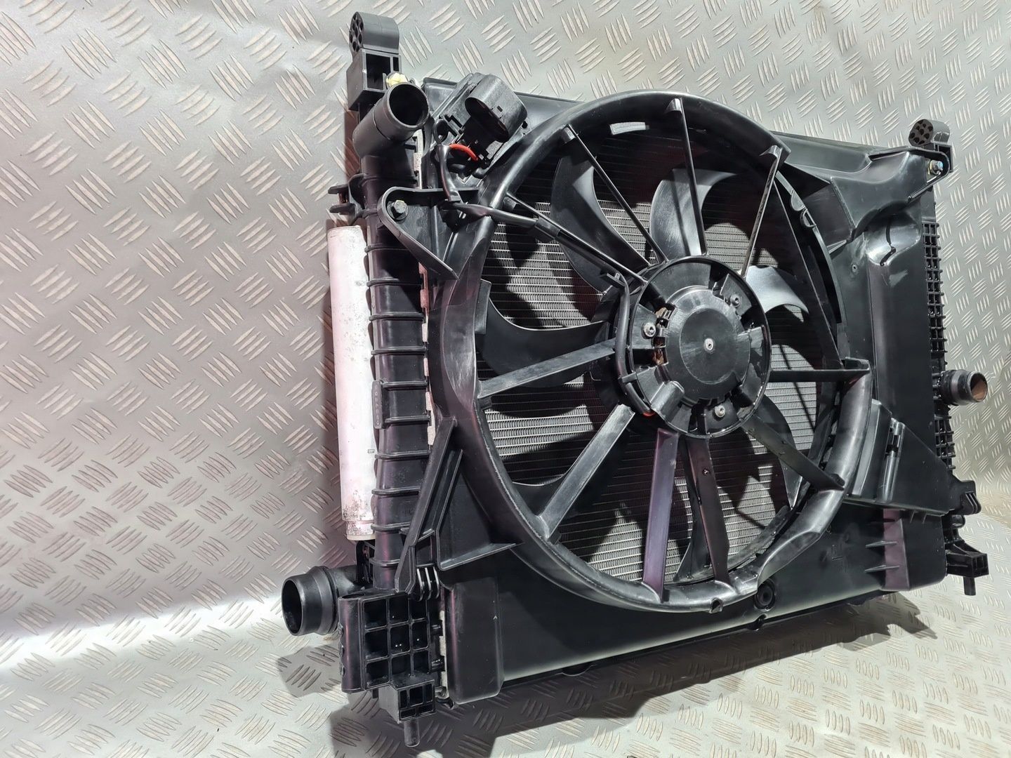 CHŁODNICA WODY KLIMATYZACJI INTERCOOL WENTYLATOR MOKKA MOKKA X 1.6 CDTI