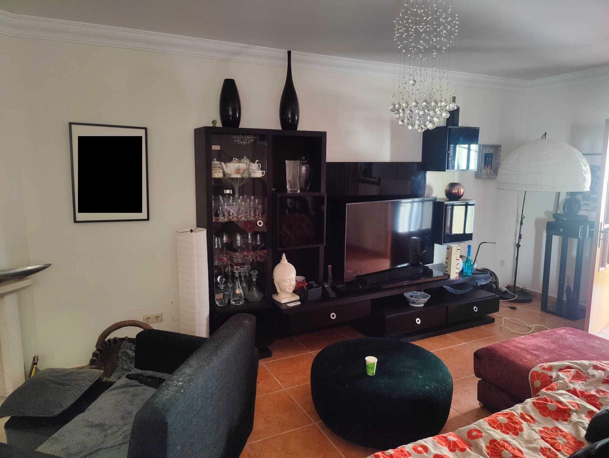 Conjunto de Móvel de Sala em Preto – Vitrine, Móvel TV e Prateleiras