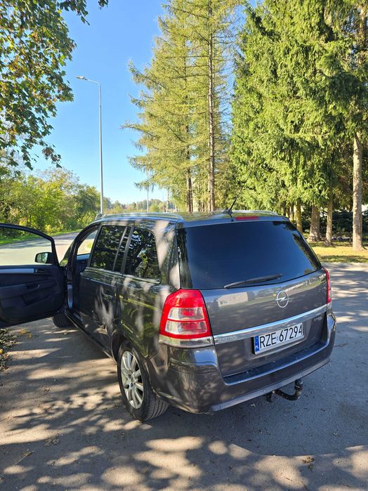 Samochód Opel Zafira 7 osobowy