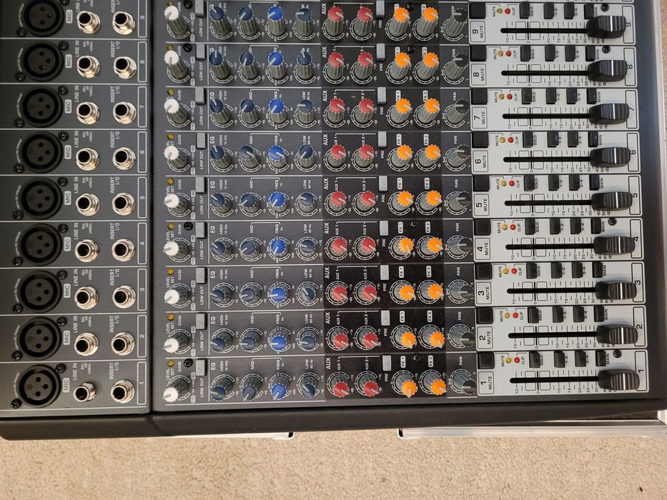 Mixer Behringuer SX2442