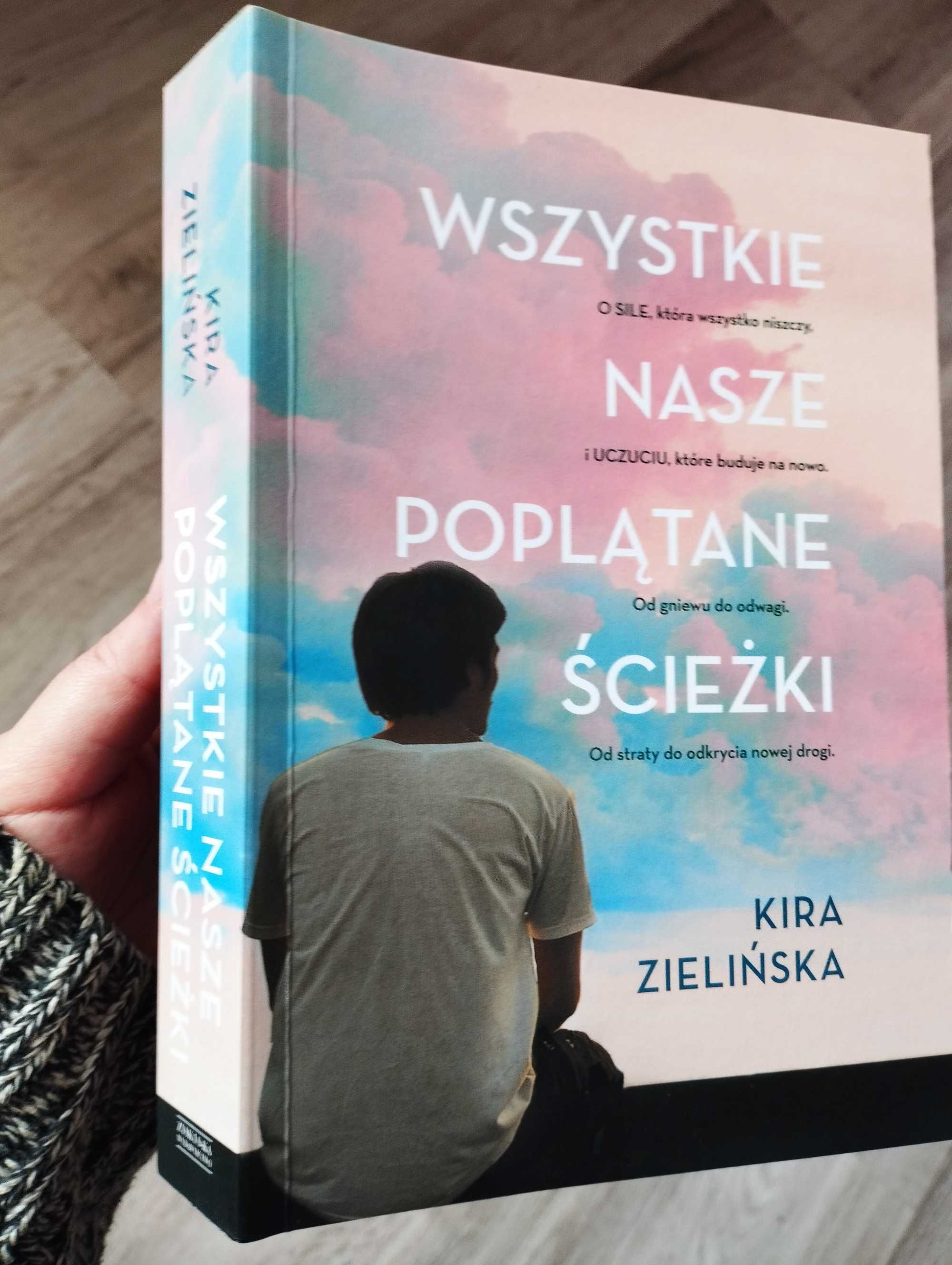 Książka powieść wszystkie nasze poplątane ścieżki Kira Zielińska