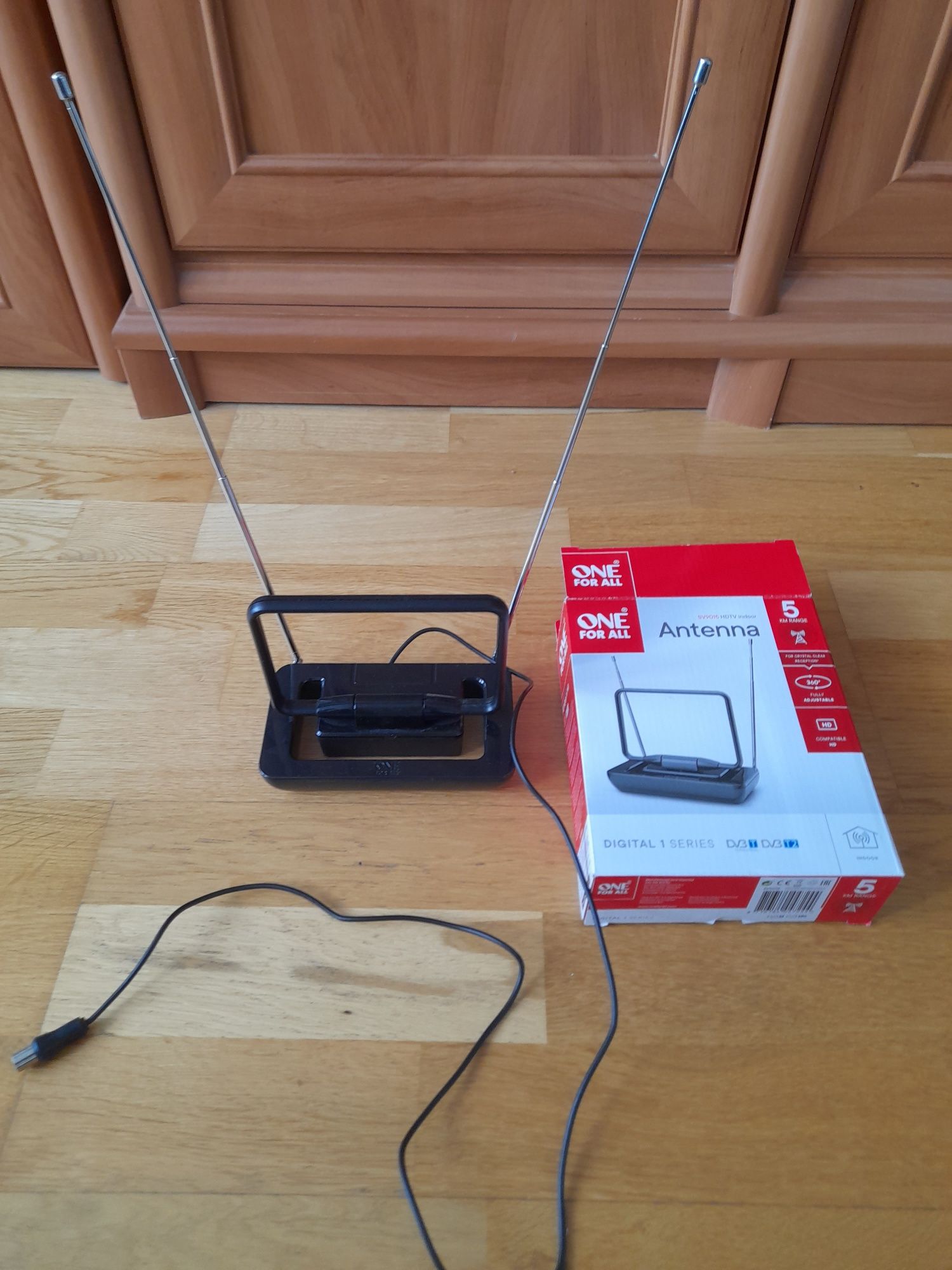 Antena pokojową DVB-T Digital.