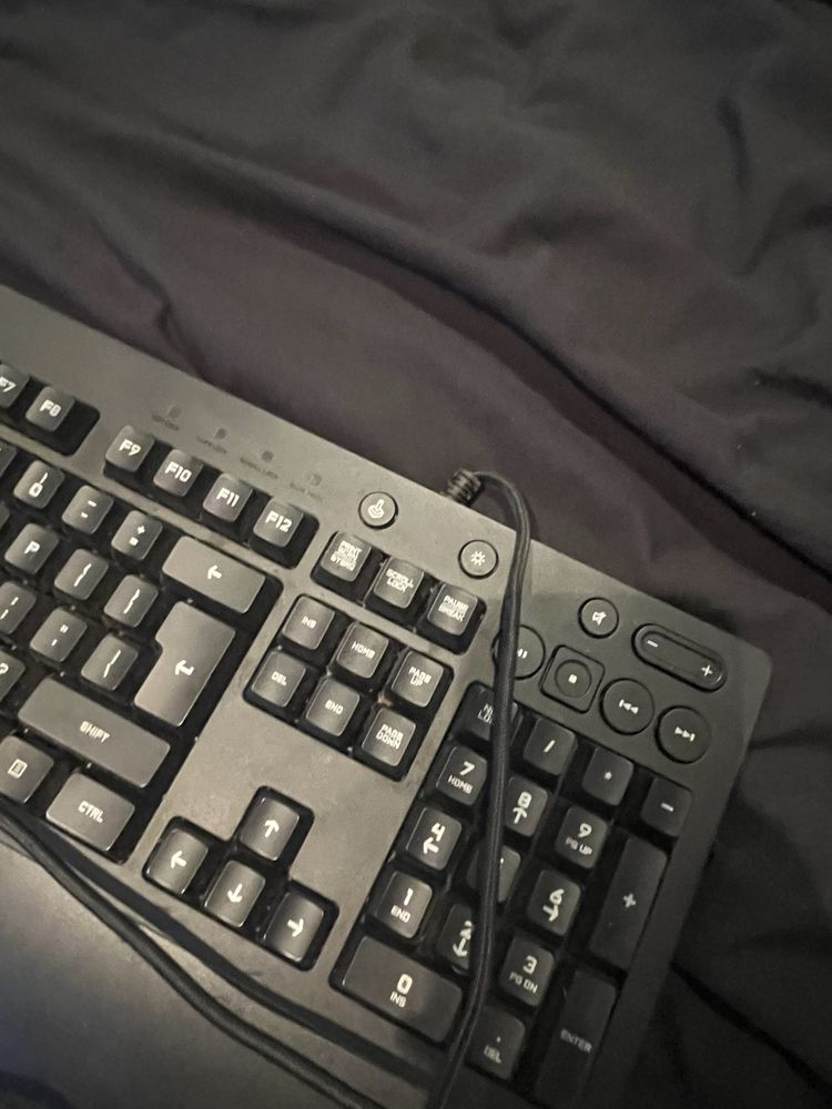 Klawiatura Logitech G213