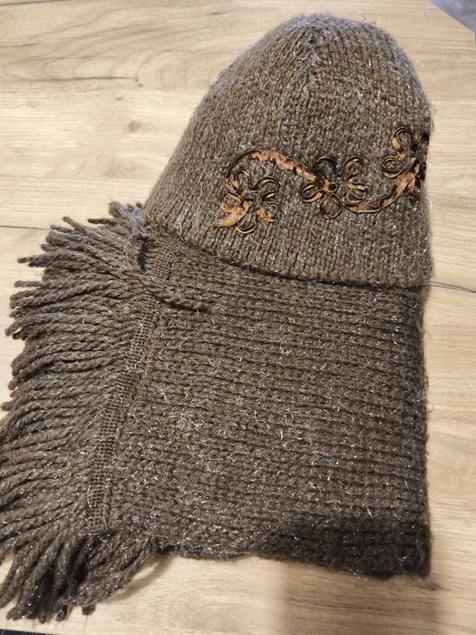 Sprzedam komplet czapkę i szalik