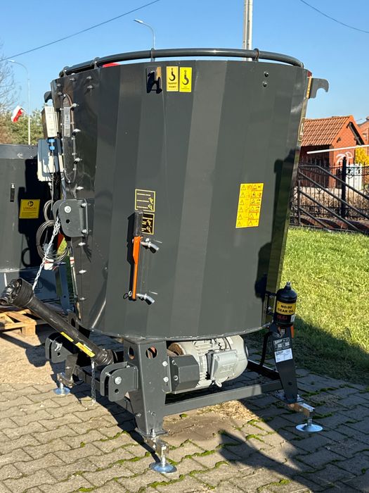 Mieszalnik paszowy Burkon wóz paszowy paszowóz stacjonarny 1,5m³ waga