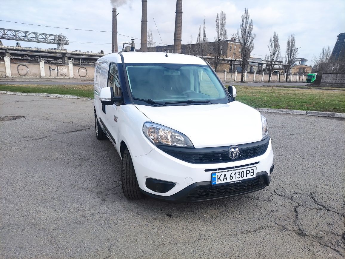 Продам Fiat Doblo maxi, 6 дверний вантажний на Автоматичній Кпп...
