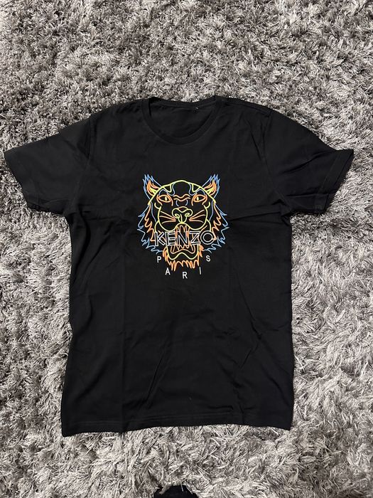 Футболка Kenzo.