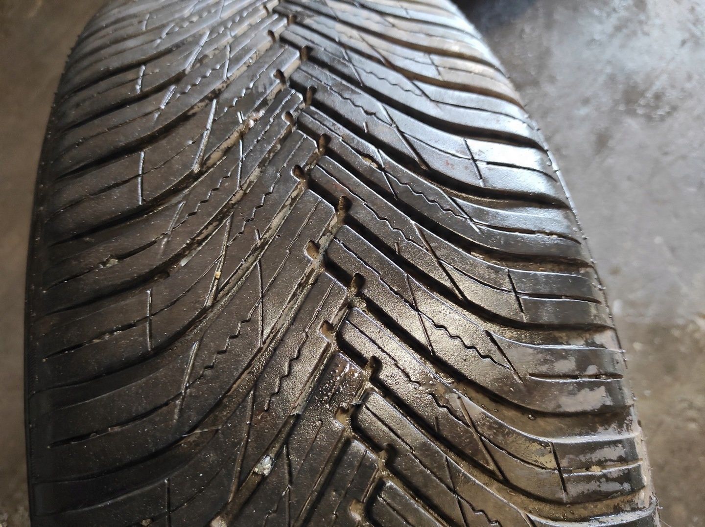 MITSUBISHI OUTLANDER III FELGI ALUMINIOWE 18 KOŁA 225/55 R18 CAŁOROCZNE