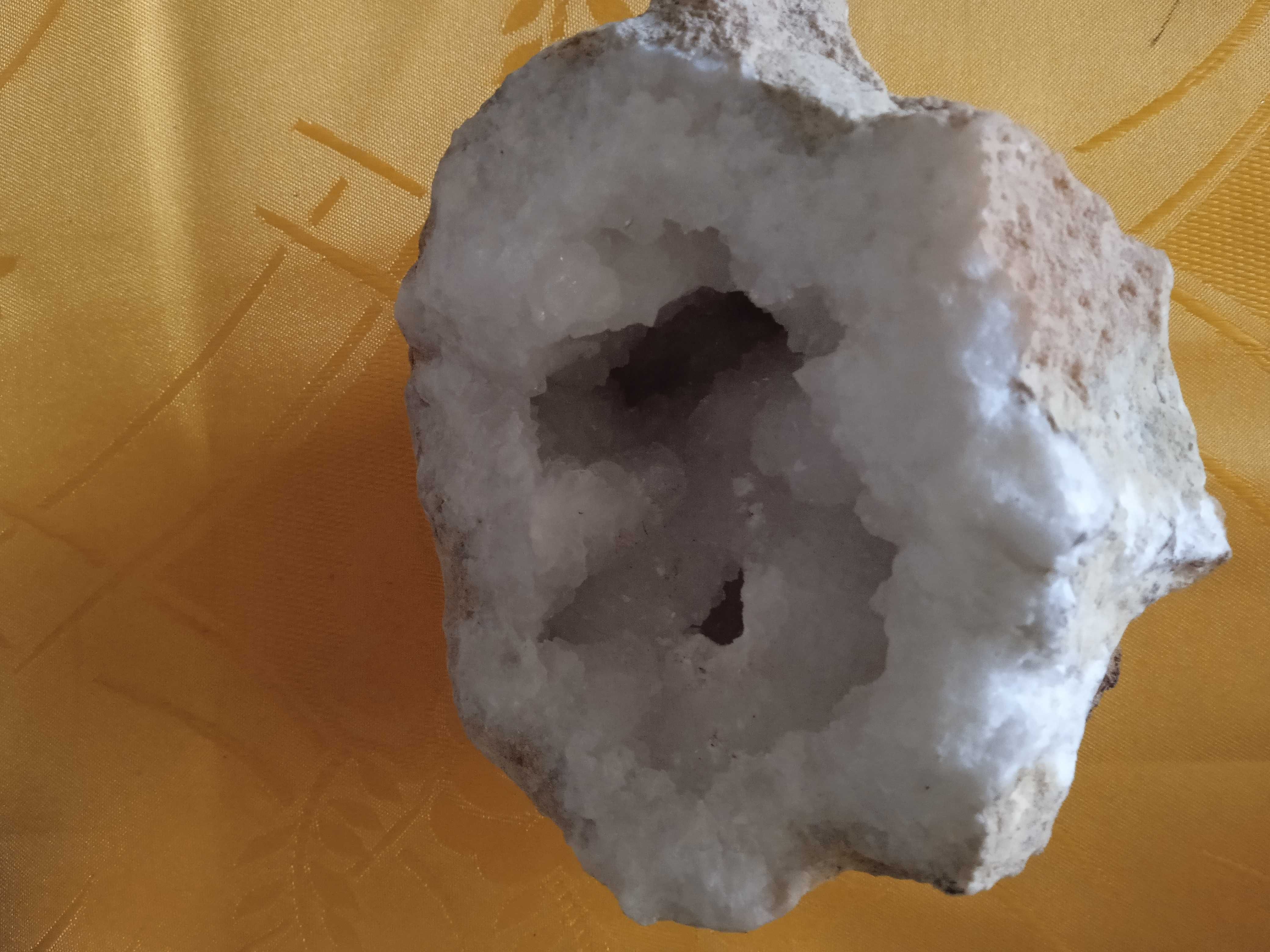 Geoda kwarcowa mineral
