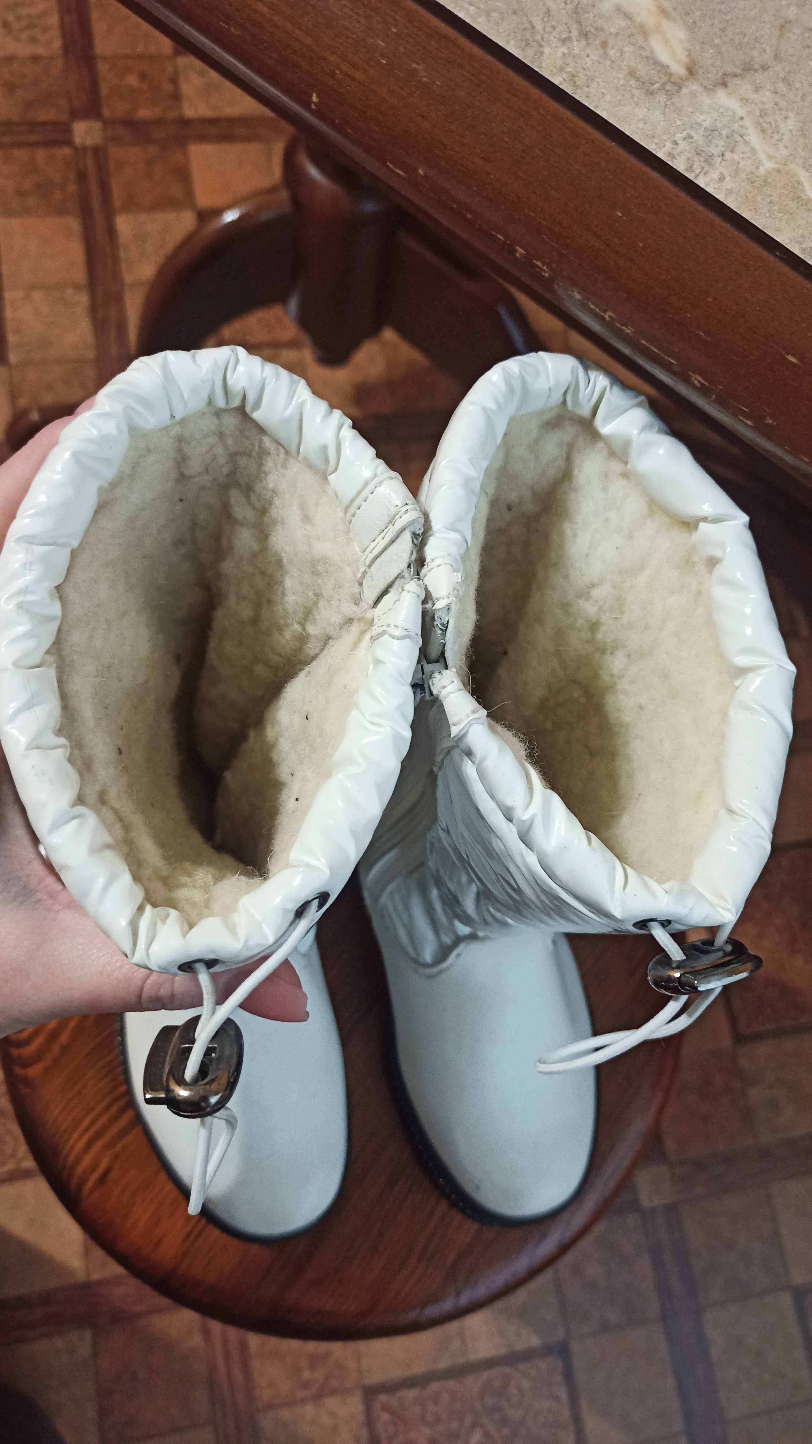 Чобітки зимові для дівчинки, теплі чоботи. 32 розмір.