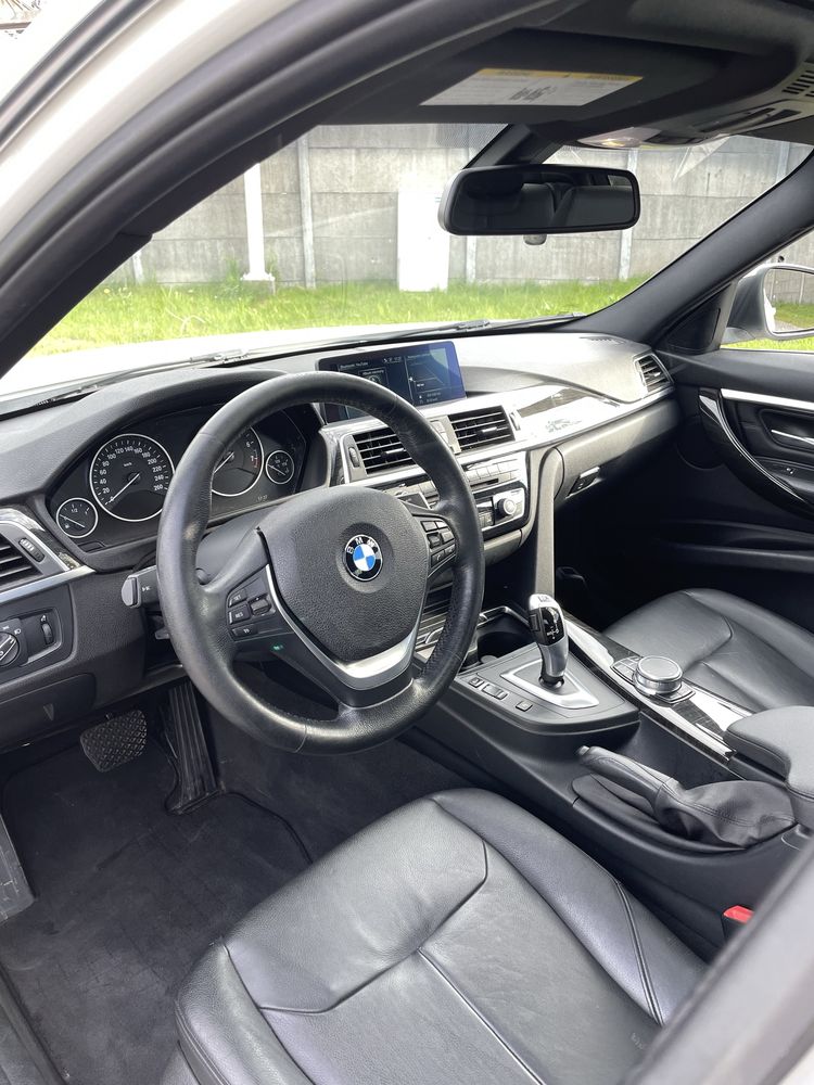 Bmw F30 LCI 330i xDrive Luxury Line