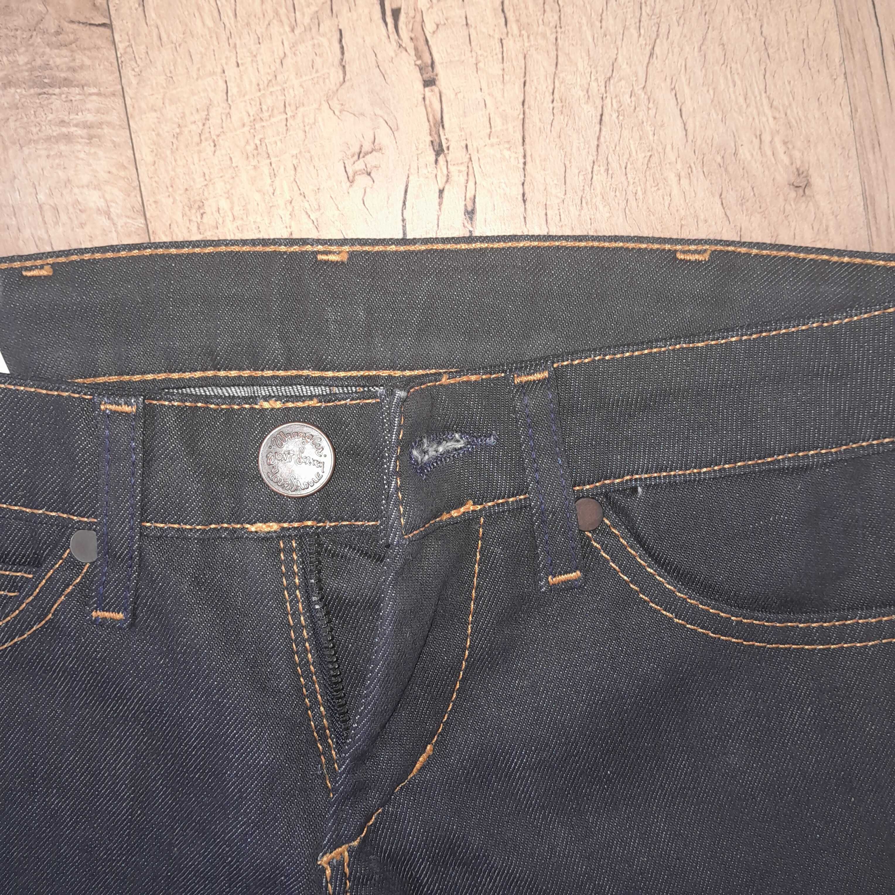 Granatowe spodnie jeansowe Wrangler Lia 25/32 XS nowe