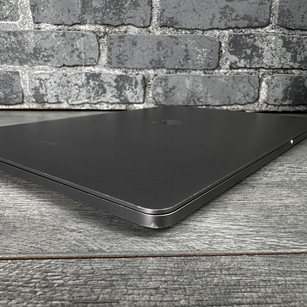 ЗНИЖКА! Apple MacBook Pro 16 2019 (i7/16Gb/512Gb SSD)