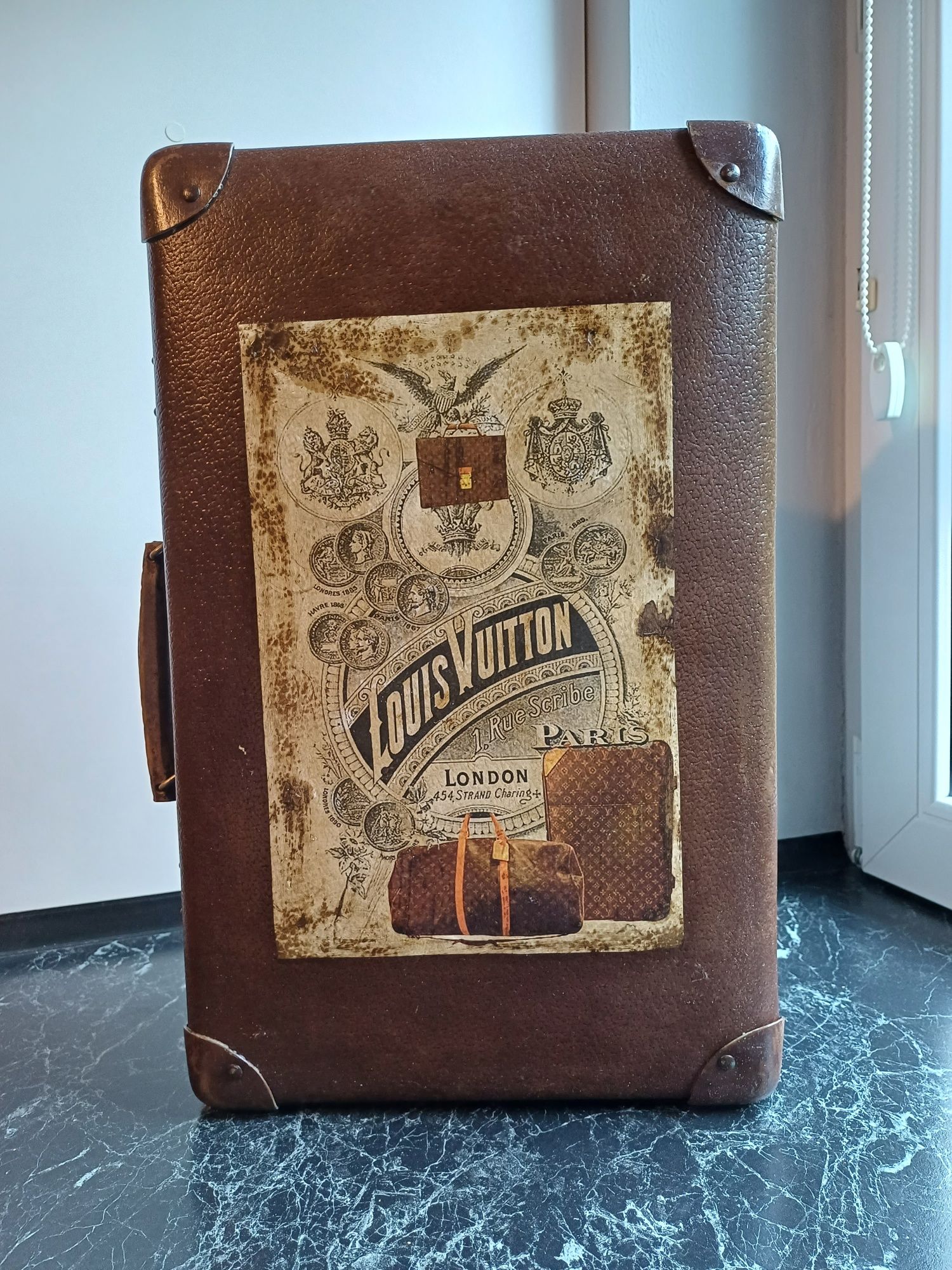 Antyki stara malutka walizka