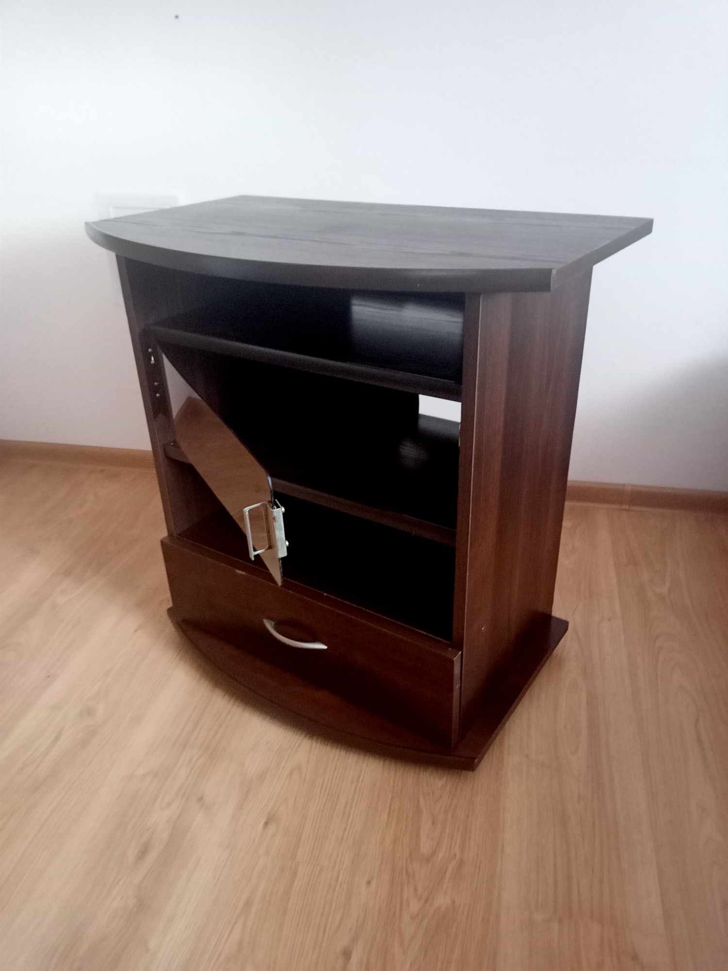 Stolik pod telewizor