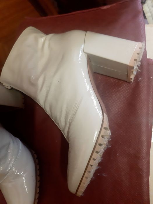 Черевики молочного кольору зимові шкіряні