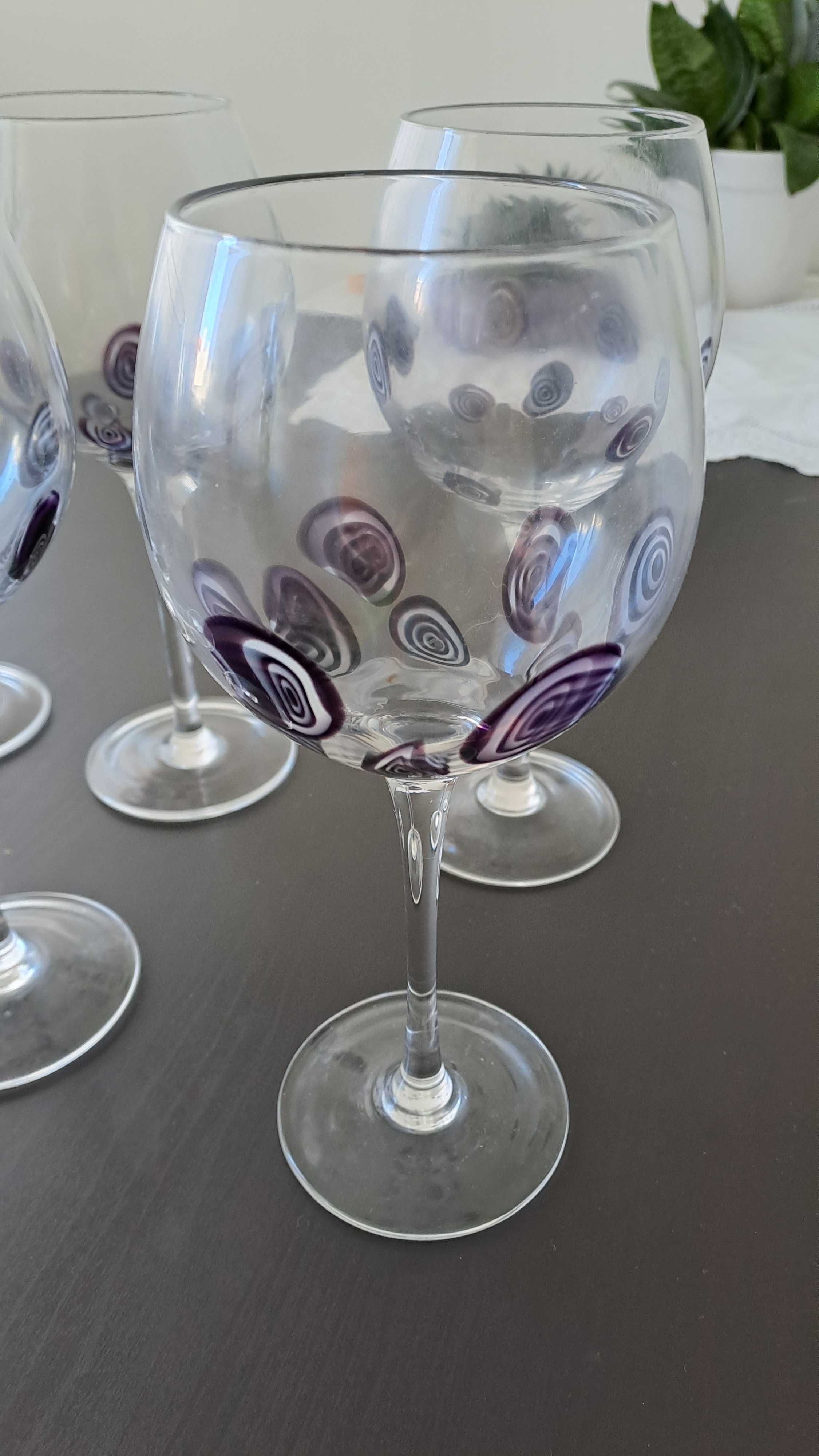 Copos de festa, de vinho