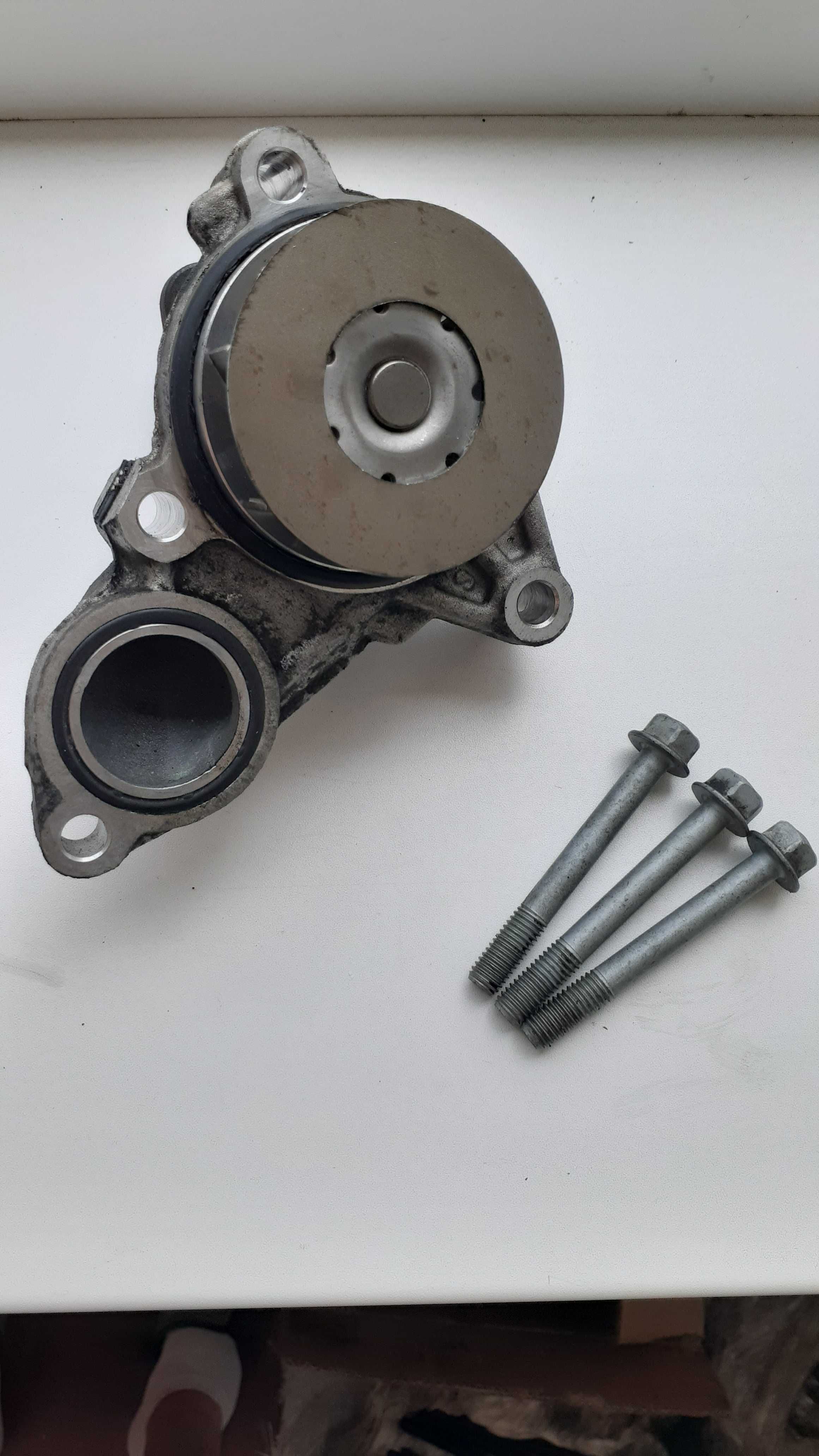 Помпа водяная (насос) охлаждения
Hyundai/Kia 25100-2A200