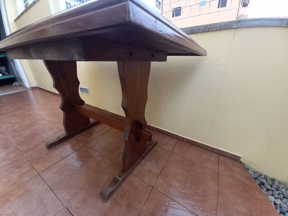 Mesa "Madeira Maciça"