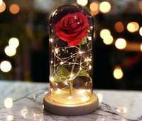 Wieczna róża w szkle świecąca LED Idealna na prezent
