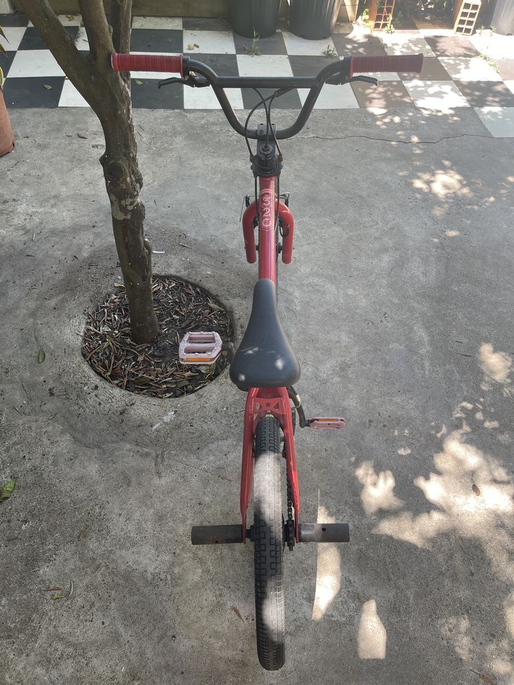 Bicicleta bmx vermelha
