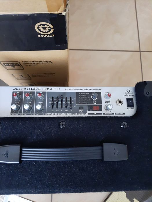Комбик для клавішних behringer ultratone k450fx