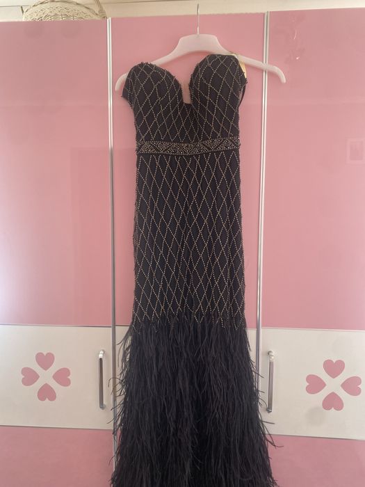 Випускні ,вечірні сукні одягнені по одному разу