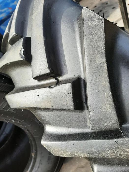 2x Opona używana 9.0/70-16 ; 230/70-16 9.0/70R16 BKT 300zł(szt.) W4337