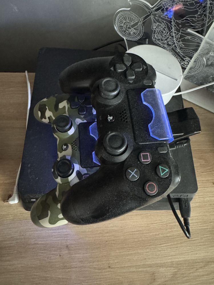 Playstation 4 komplet  2 pady 9 gier GTA 5 NFS