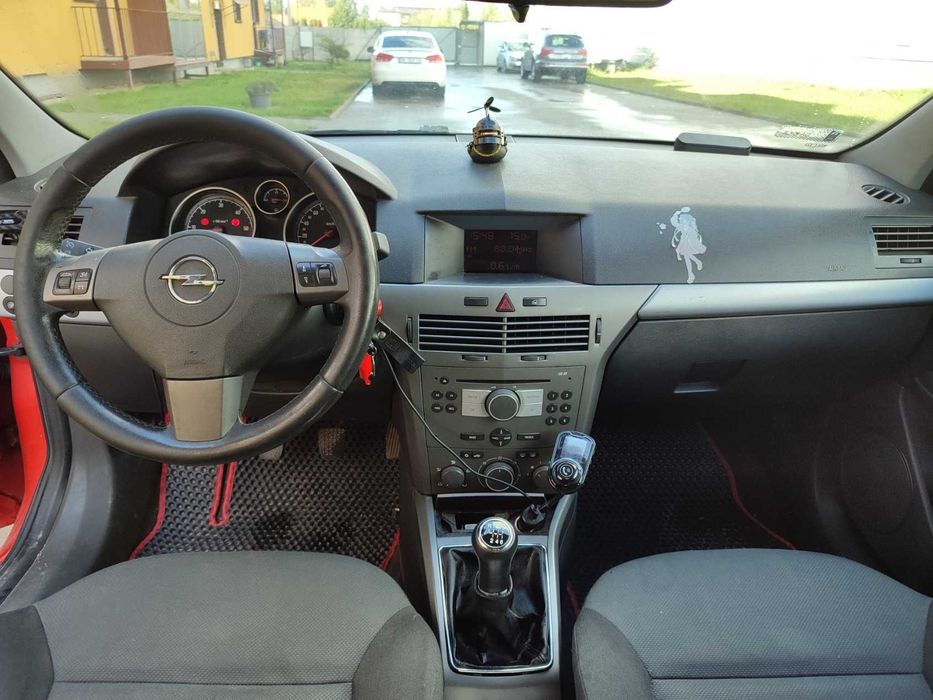 Opel Astra H GTC 2006 1.9 CDTi КПП-М 6