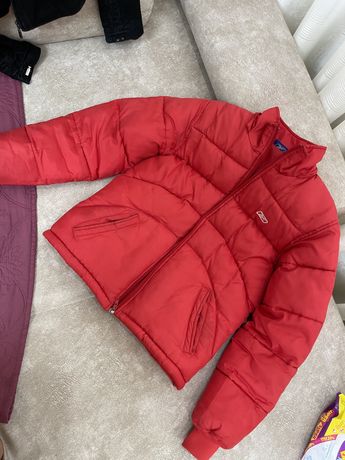 Красная зимняя куртка пуховик