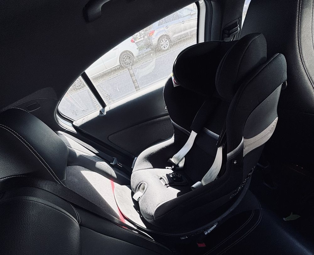 Fotelik samochowdy dziecięcy baza isofix do 18kg  Cybex Sirona i-size
