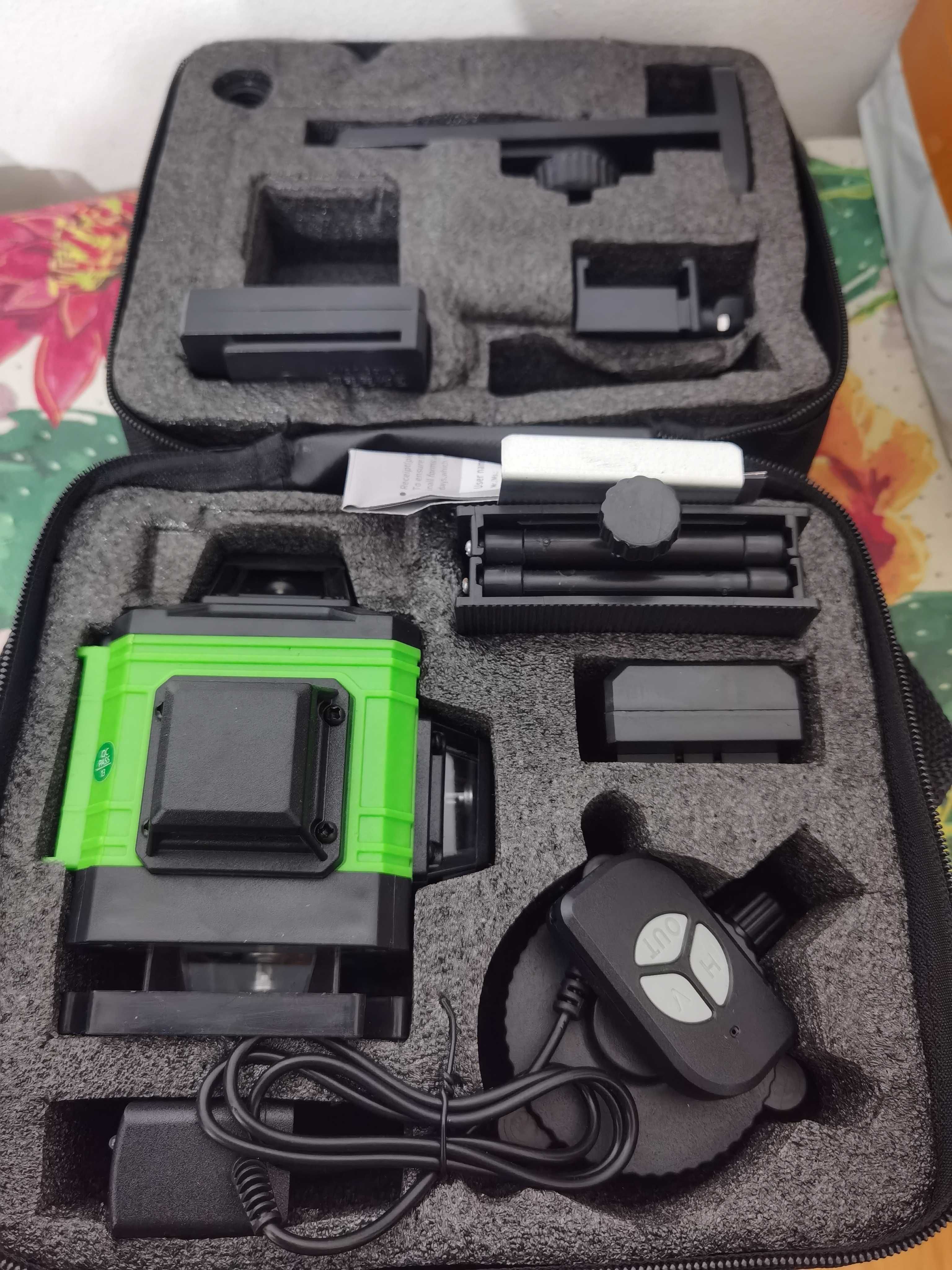 NÍVEL LASER 12 LINHAS 2 baterias
