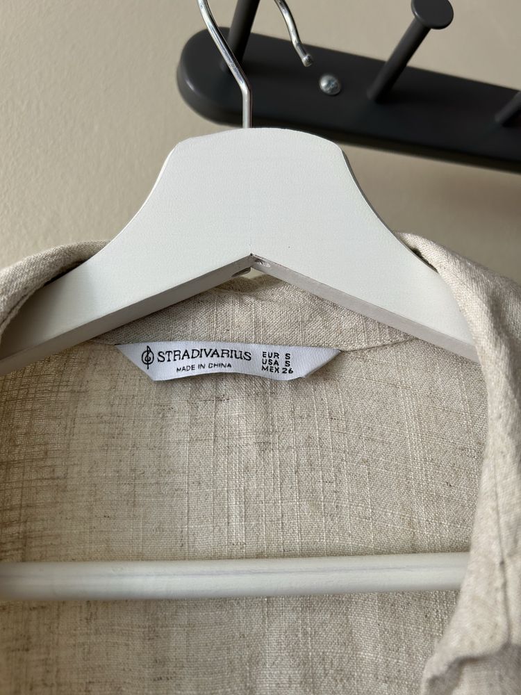 Vestido manga curta midi camiseiro linho stradivarius