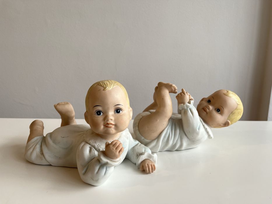 Conhunto Figuras Porcelana Biscuit- Italia- Bebe piano